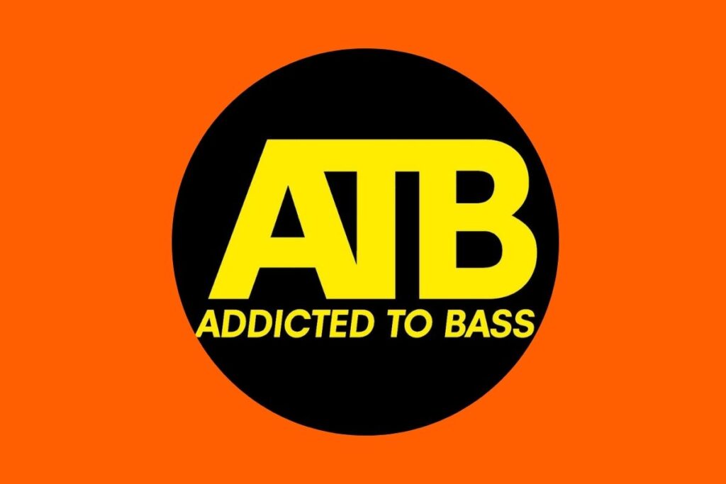 Wagenkollektiv: ADDICTED TO BASS
